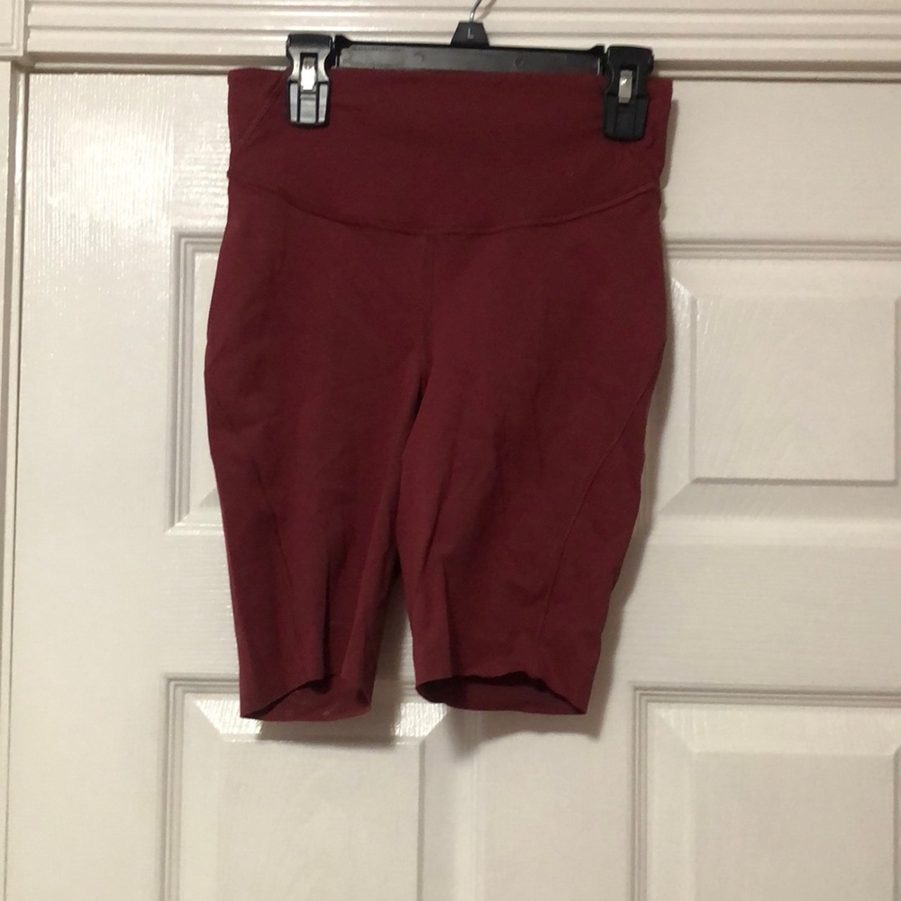 Lululemon size 4